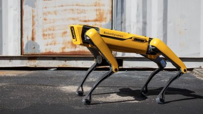 El perro robot de Boston Dynamics ahora sirve cervezas en Sevilla