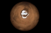 Un misterioso «bamboleo» está moviendo los polos de Marte