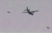 Captan el momento exacto en que dos gigantescos OVNIs volaron cerca de un avión