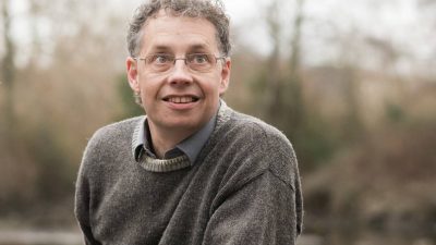 “Hoy es más difícil detectar las mentiras elaboradas porque están adornadas con gráficos, porcentajes y jerga científica”