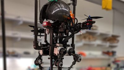 Contempla a Leonardo, dron volador y un robot bípedo capaz de subir a la cuerda floja y deslizarse en monopatín