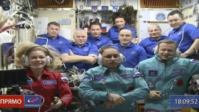 Equipo ruso en órbita para filmar primera película en el espacio