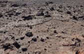 Científicos resuelven el misterio de una extensa zona del desierto de Atacama cubierta por vidrios fundidos