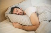 Un nuevo estudio sugiere que el ruido de un parque eólico o el del tráfico estimula el cerebro durante el sueño