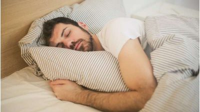 Un nuevo estudio sugiere que el ruido de un parque eólico o el del tráfico estimula el cerebro durante el sueño