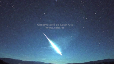 Una gran bola de fuego cruza el cielo de Andalucía y convierte la noche en día