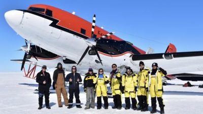 Hallan un lago del tamaño de una gran ciudad a tres kilómetros bajo el hielo de la Antártida