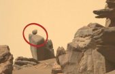 Una roca marciana se balancea en equilibrio perfecto y la NASA captó la imagen