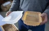 Envases biodegradables y sostenibles hechos de cáscaras de almendras y suero de queso