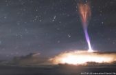 Misterioso gigantesco rayo ascendente que llegó al borde del espacio desconcierta a los científicos