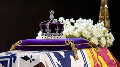 Kohinoor, la historia del diamante maldito de la corona de la reina Isabel II