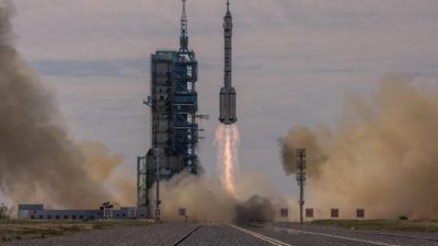 El cohete chino de 23 toneladas fuera de control se estrella en el Pacífico