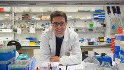 Este científico ha desarrollado un kit que detecta la resistencia a antibióticos en menos de dos horas