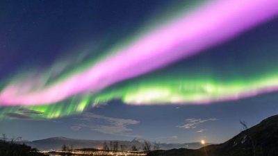 Un agujero en la magnetosfera de la Tierra provoca asombrosas auroras rosas