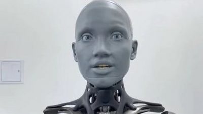 El robot humanoide, Ameca, revela en entrevista que podrá caminar en un año