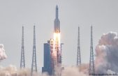 China envía tres astronautas hacia su estación espacial Tiangong