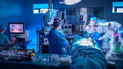 Un robot salva la vida a un hombre al extirparle un tumor canceroso de 5 cm de la garganta