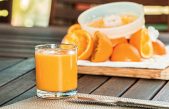 El tiempo que tardas en tomarte un jugo de naranja repercute en su aporte nutricional