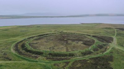 Qué sabemos del Anillo de Brodgar: el misterioso círculo prehistórico que se construyó en Escocia hace 4,000 años