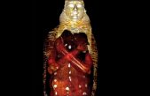 El “Niño de oro”, el adolescente que fue momificado con 49 amuletos protectores hace 2.300 años
