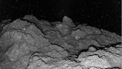 Muestras de un asteroide dan nuevas pistas sobre el origen espacial de los componentes básicos de la vida en la Tierra