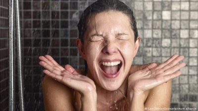 Ducharse con agua fría podría tener más beneficios para la salud de los que piensa