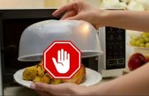 Alimentos que nunca debes recalentar en el microondas: evítalo a toda costa