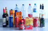 Las bebidas azucaradas tienen niveles de plastificantes 100 veces superiores a los del agua