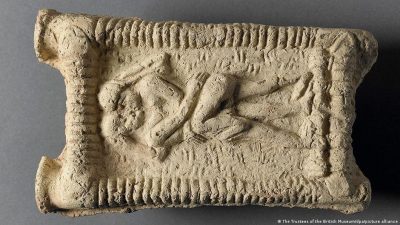 Un estudio evidencia que los humanos llevan al menos 4.500 años besándose
