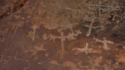 Documentan más de 250 grabados prehistóricos en un yacimiento catalán