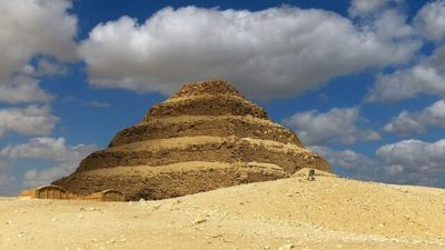 ¿Hace cuánto fueron construidas las pirámides egipcias?
