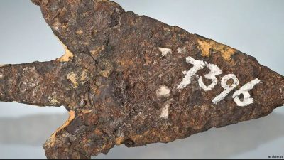 Descubren que una punta de flecha fue hecha de meteorito