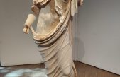 El CSIC halla una estatua femenina de mármol de época romana en Tusculum