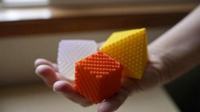 Aprender sobre nanopartículas con modelos que puedes tocar