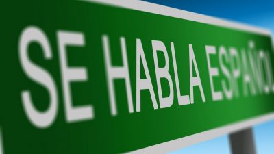 Así es el nuevo dialecto del inglés que está surgiendo en Estados Unidos gracias al español