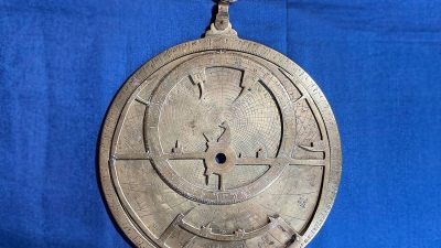 Un raro astrolabio andalusí refleja el intercambio científico entre árabes, judíos y cristianos