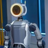 “No es una persona disfrazada”: el nuevo robot Atlas de Boston Dynamics es perturbador y asombroso