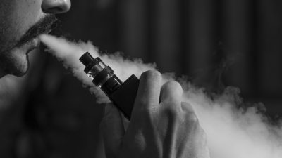 El vapeo ya es más común que el tabaquismo entre los jóvenes, y sus riesgos van más allá de los daños pulmonares y cerebrales